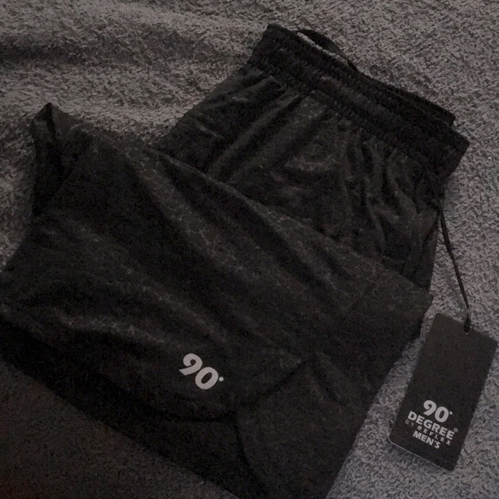 90 Degrees by Reflex, Mens shorts size Large
